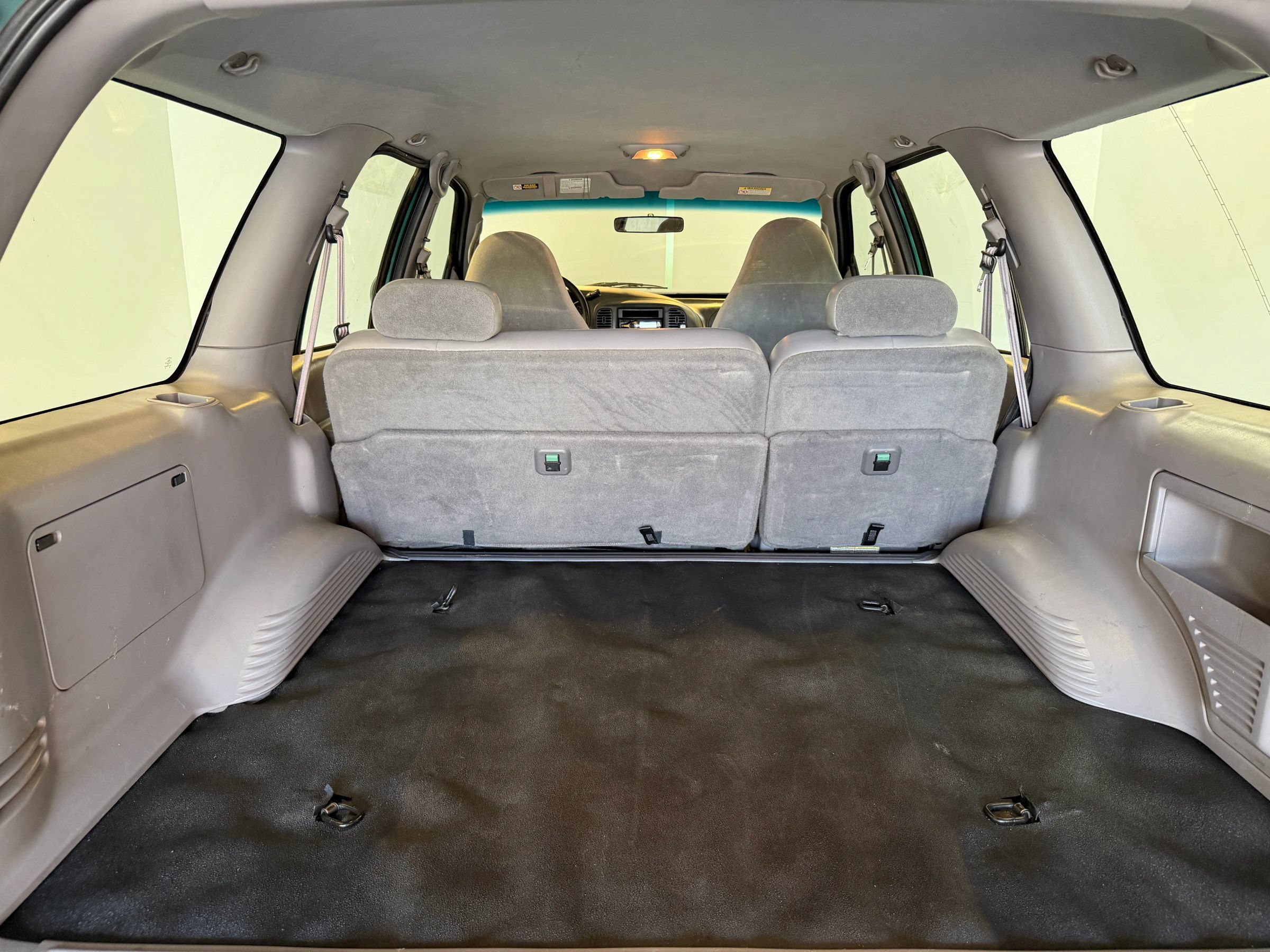 Used 2000 Ford Expedition XLT AWD/4WD image 32