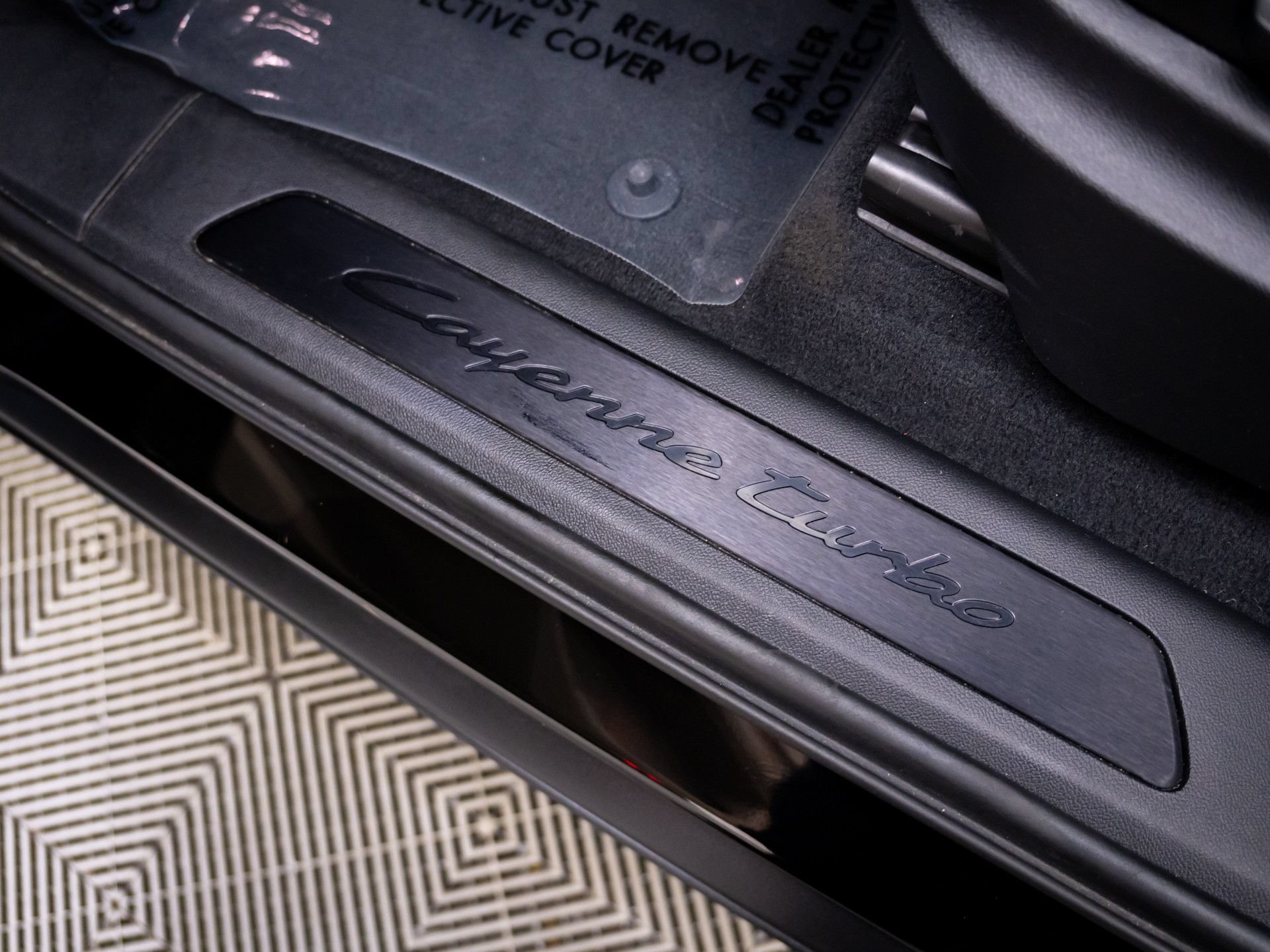 Certified 2025 Porsche Cayenne Turbo AWD/4WD image 17
