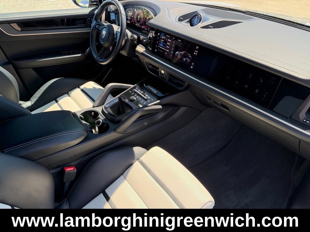 Used 2024 Porsche Cayenne Turbo GT AWD/4WD image 46
