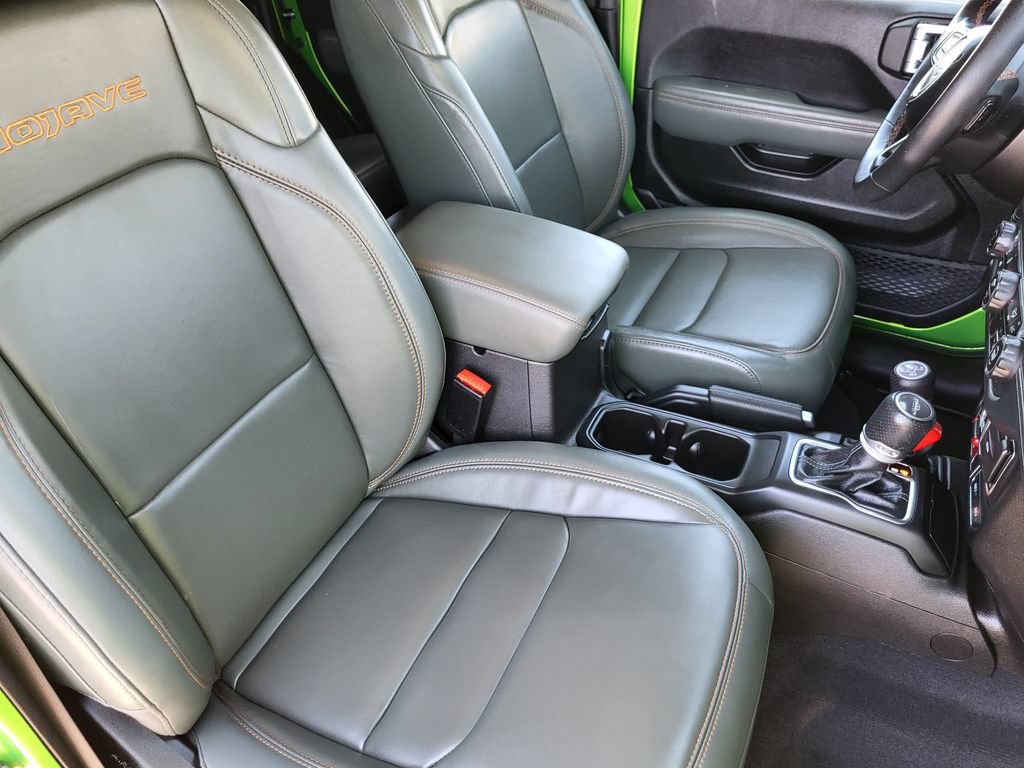 Used 2025 Jeep Gladiator Mojave AWD/4WD image 13