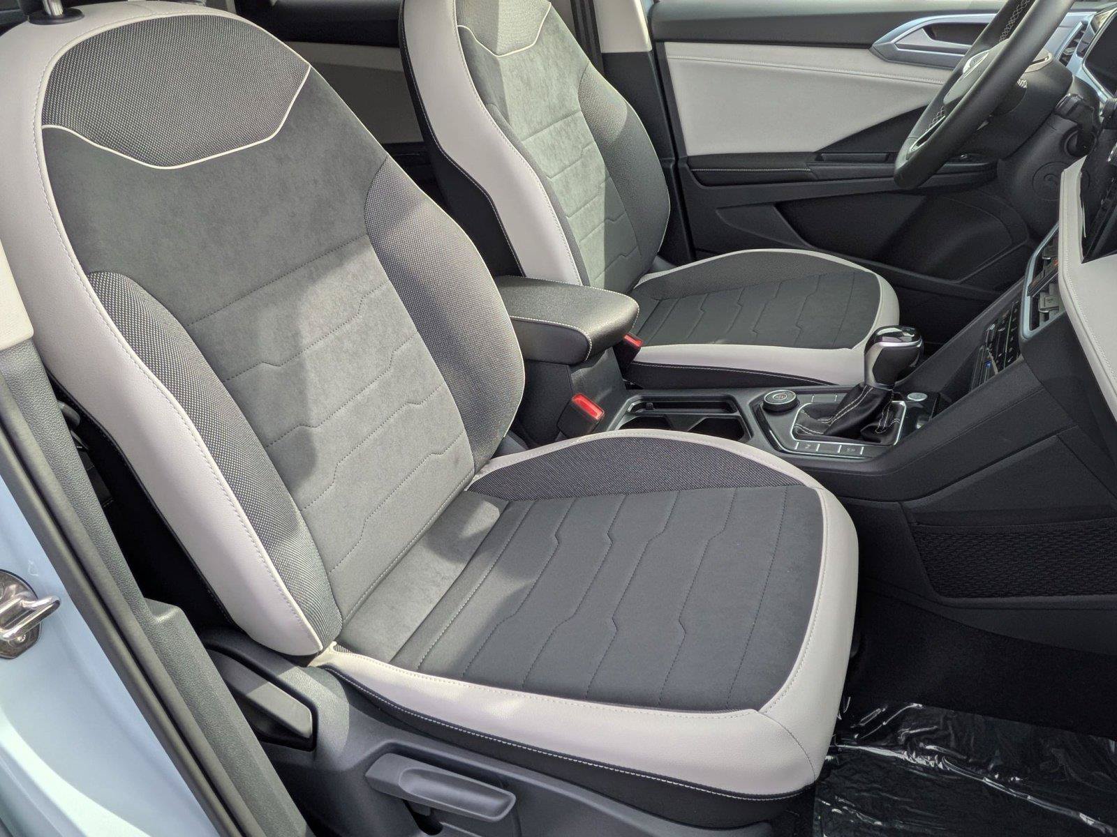 New 2026 Volkswagen Taos SE AWD/4WD image 21