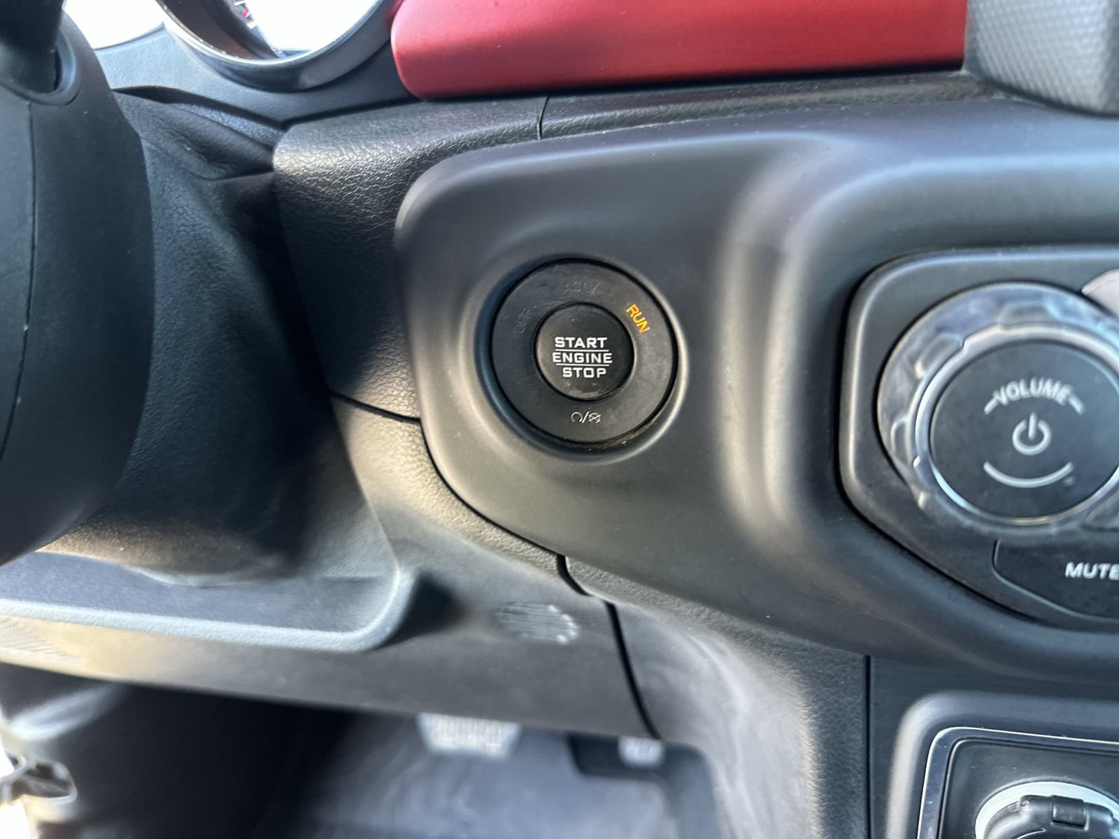 Used 2018 Jeep Wrangler Unlimited Rubicon AWD/4WD image 17