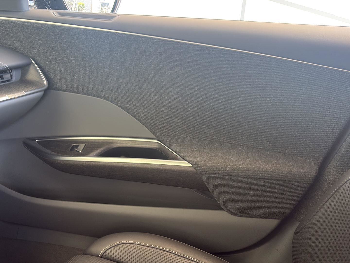 Used 2024 Lucid Air Touring image 14