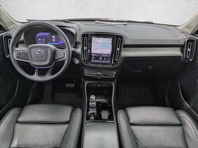 Used 2023 Volvo XC40 B5 Plus w/ Driver Assist Package AWD/4WD image 18