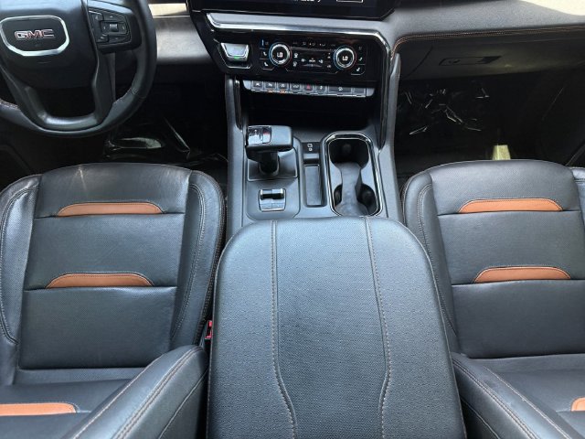Used 2024 GMC Sierra 1500 AT4 w/ Technology Package AWD/4WD image 5
