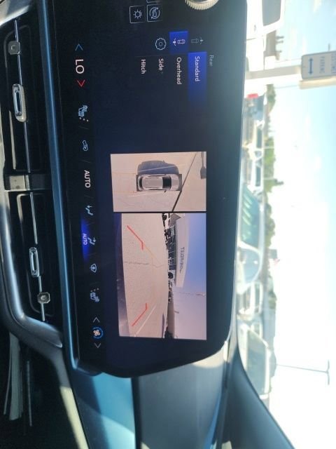 Used 2024 Chevrolet Equinox EV LT w/ Active Safety Package 3 FWD image 18