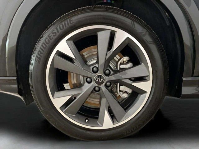 Used 2024 Audi Q4 e-tron Premium w/ Convenience Package image 30