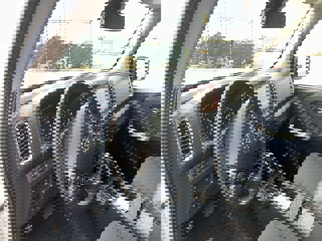 Used 2024 Nissan Frontier SV w/ SV Convenience Package image 28