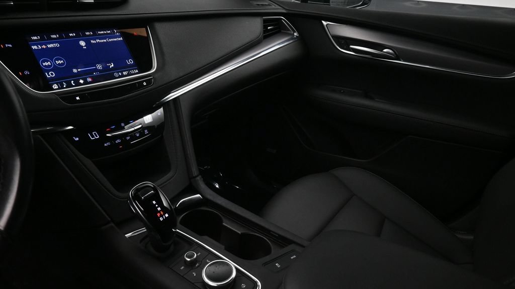Certified 2023 Cadillac XT5 Luxury FWD image 8
