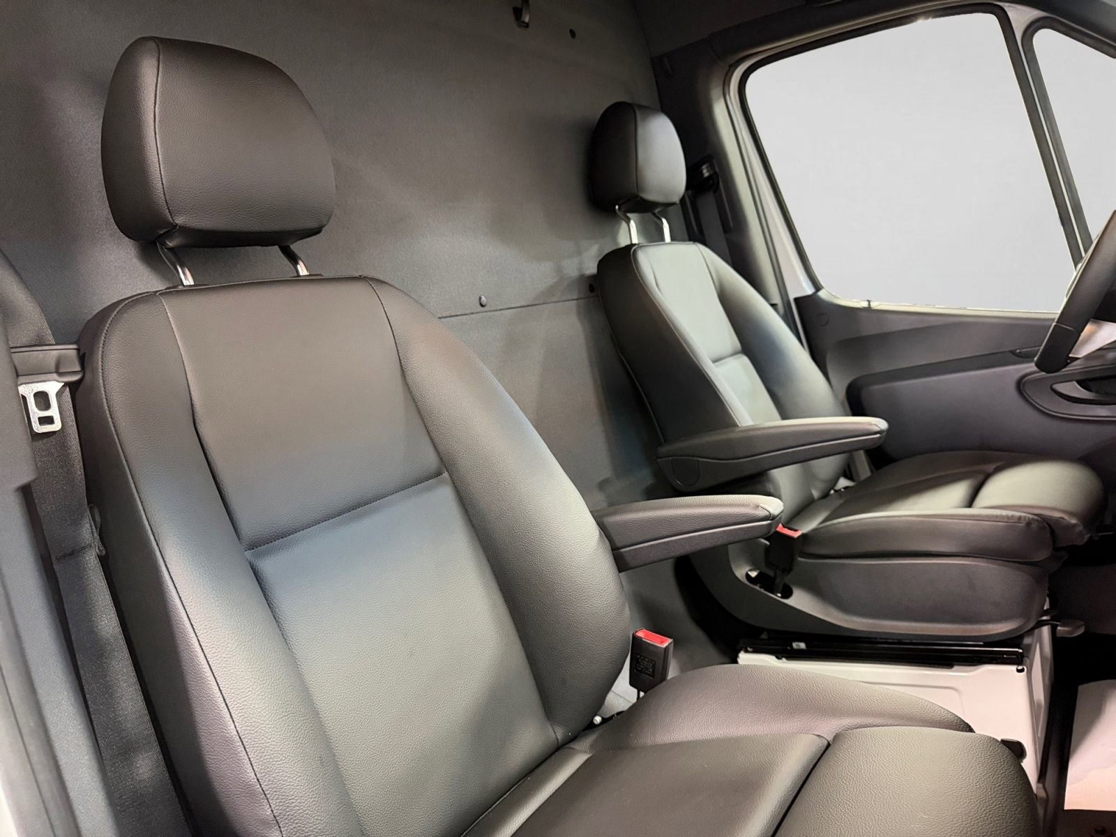 Used 2024 Mercedes-Benz eSprinter 170 Cargo w/ Dashboard Charging Package image 24