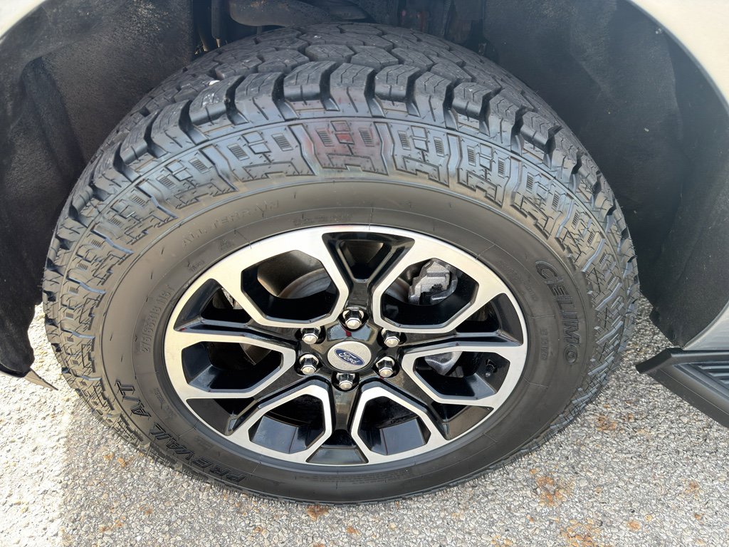 Used 2024 Ford Expedition Max XLT image 24