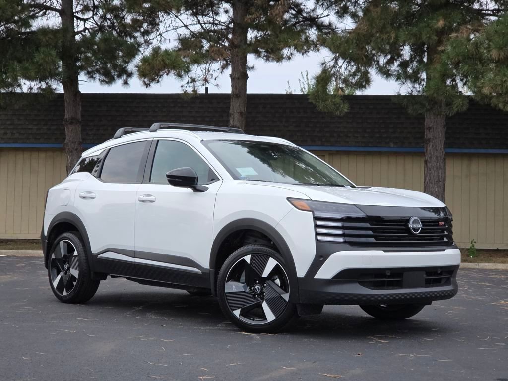 New 2026 Nissan Kicks SR w/ Cold Weather Package