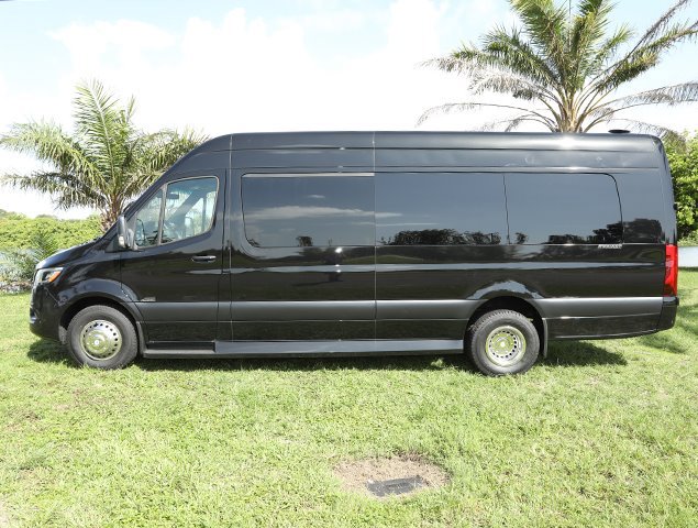 Used 2024 Mercedes-Benz Sprinter 3500 image 3
