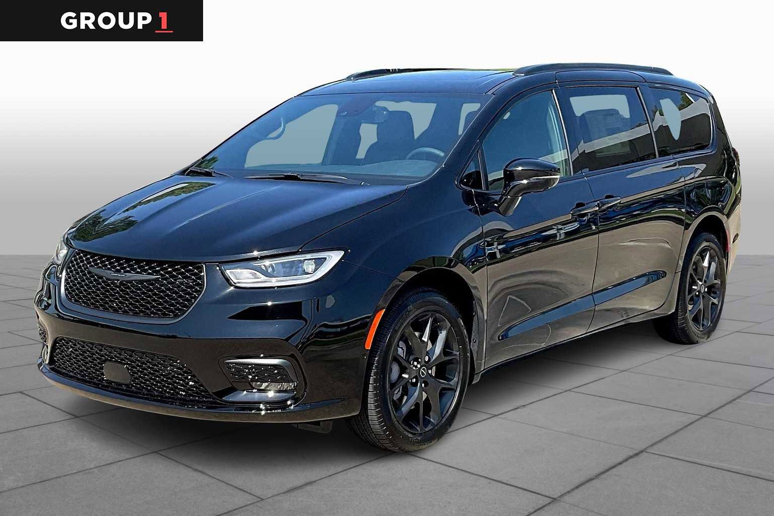 New 2026 Chrysler Pacifica Limited w/ S Appearance Package