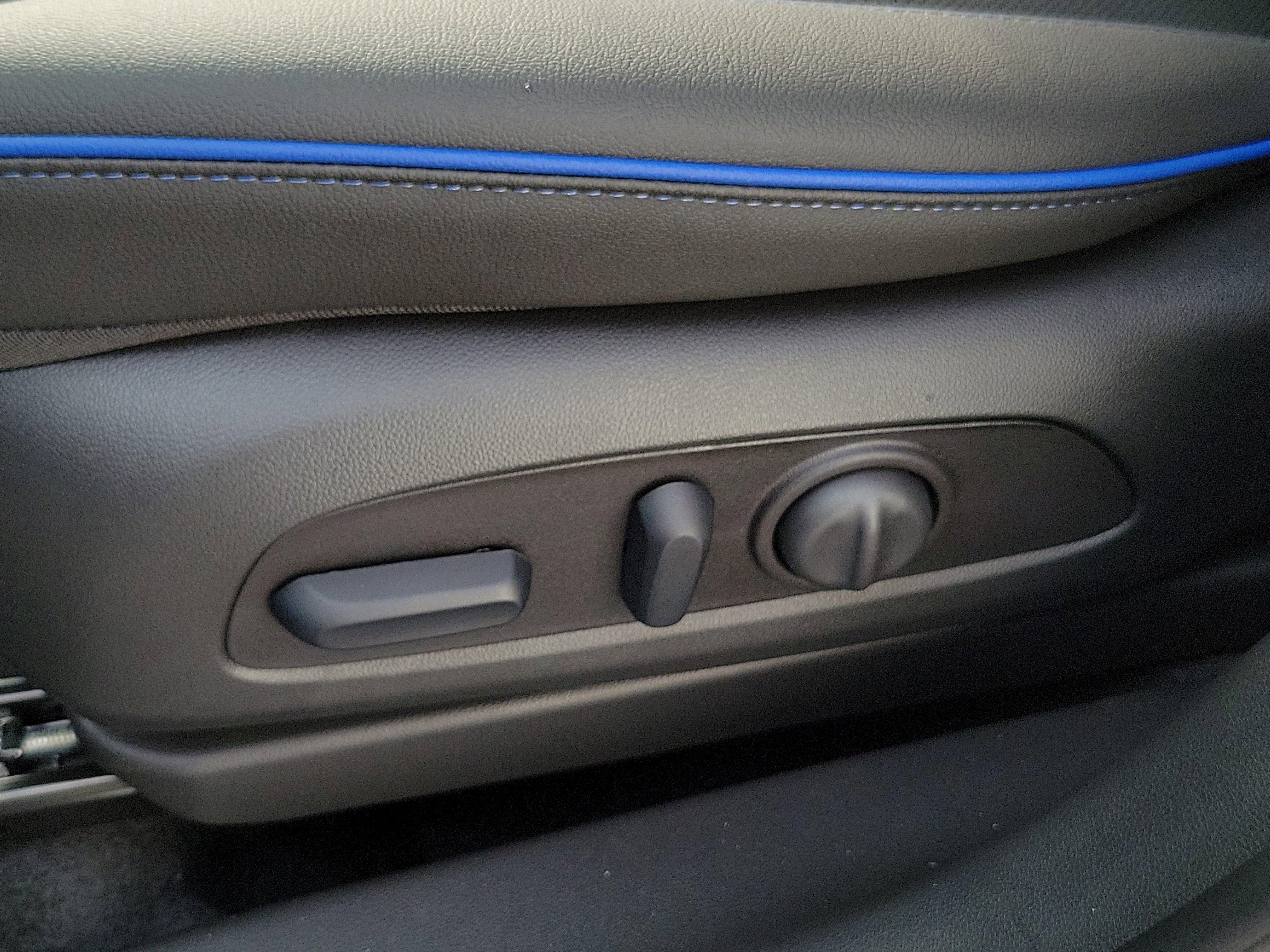New 2026 Buick Encore GX Sport Touring image 23