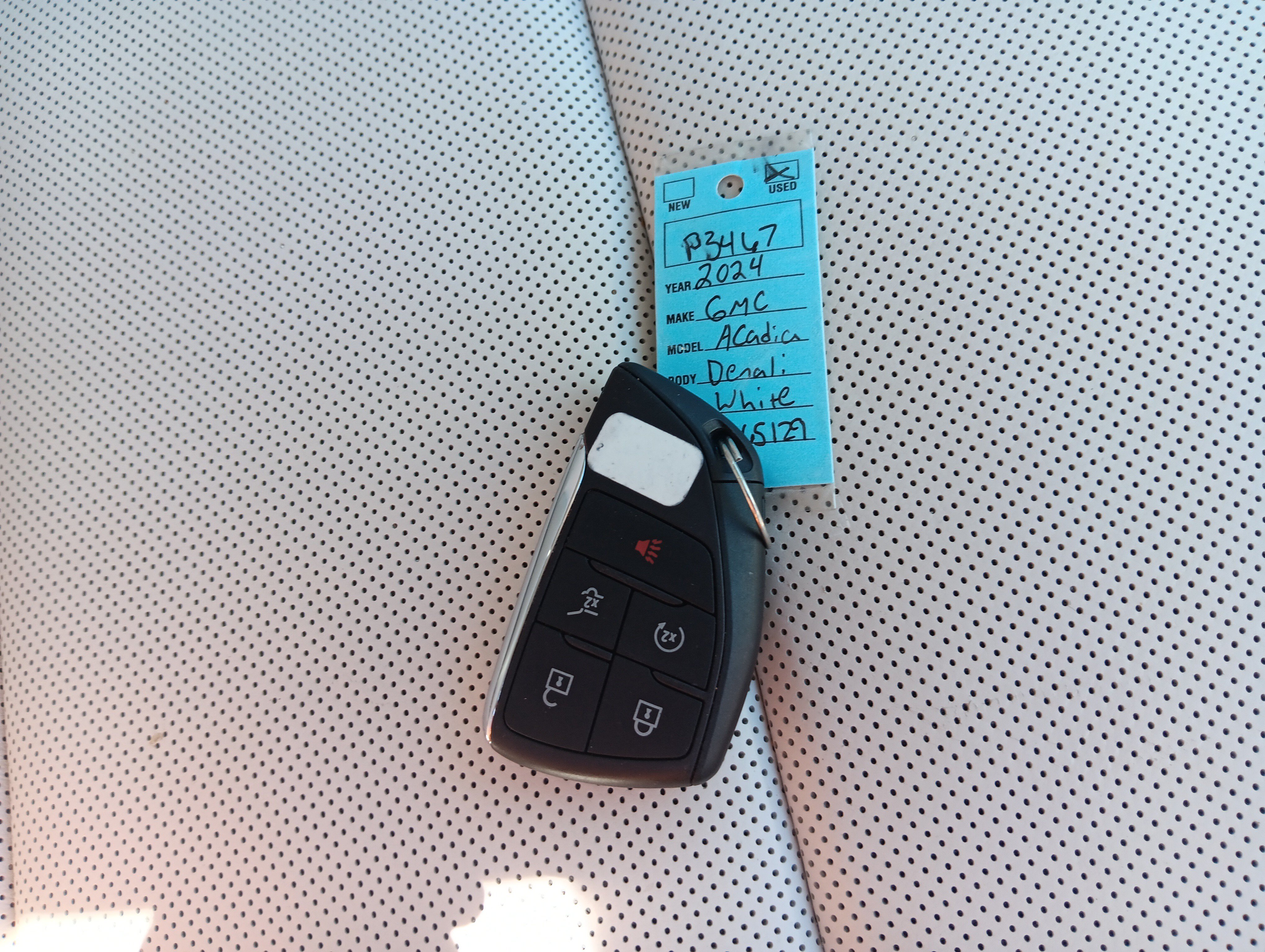 Used 2024 GMC Acadia Denali w/ LPO, Floor Liner Package FWD image 23