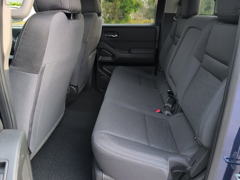 Used 2023 Nissan Frontier SV w/ SV Convenience Package image 12