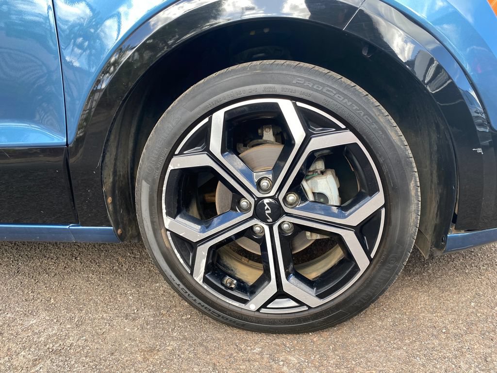 Used 2023 Kia Niro EX Touring FWD image 9