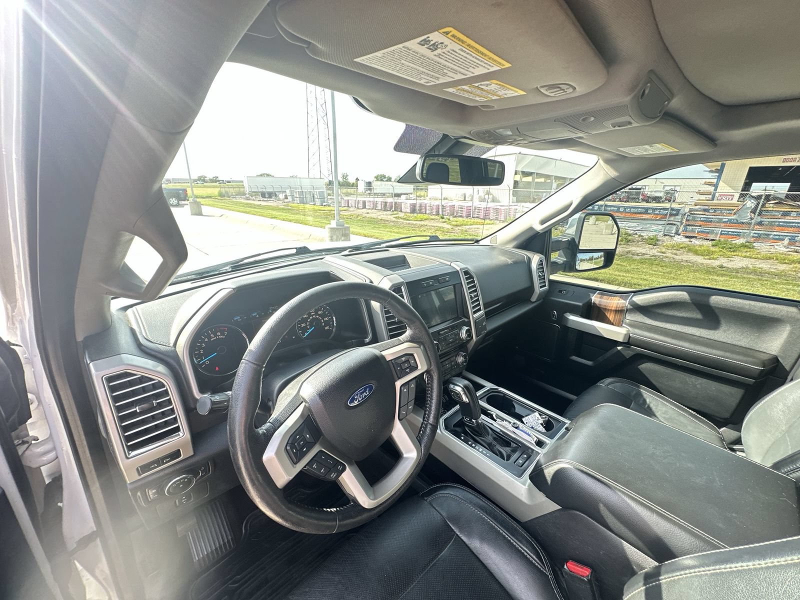 Used 2016 Ford F150 Lariat w/ Equipment Group 502A Luxury AWD/4WD image 10