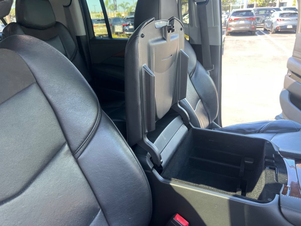 Used 2019 Cadillac Escalade ESV Luxury w/ Escalade Sport Edition AWD/4WD image 51