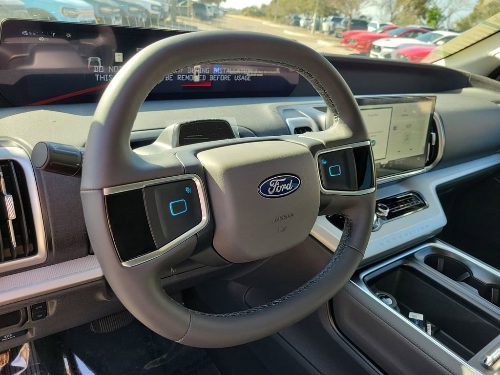 New 2026 Ford Expedition Active image 18