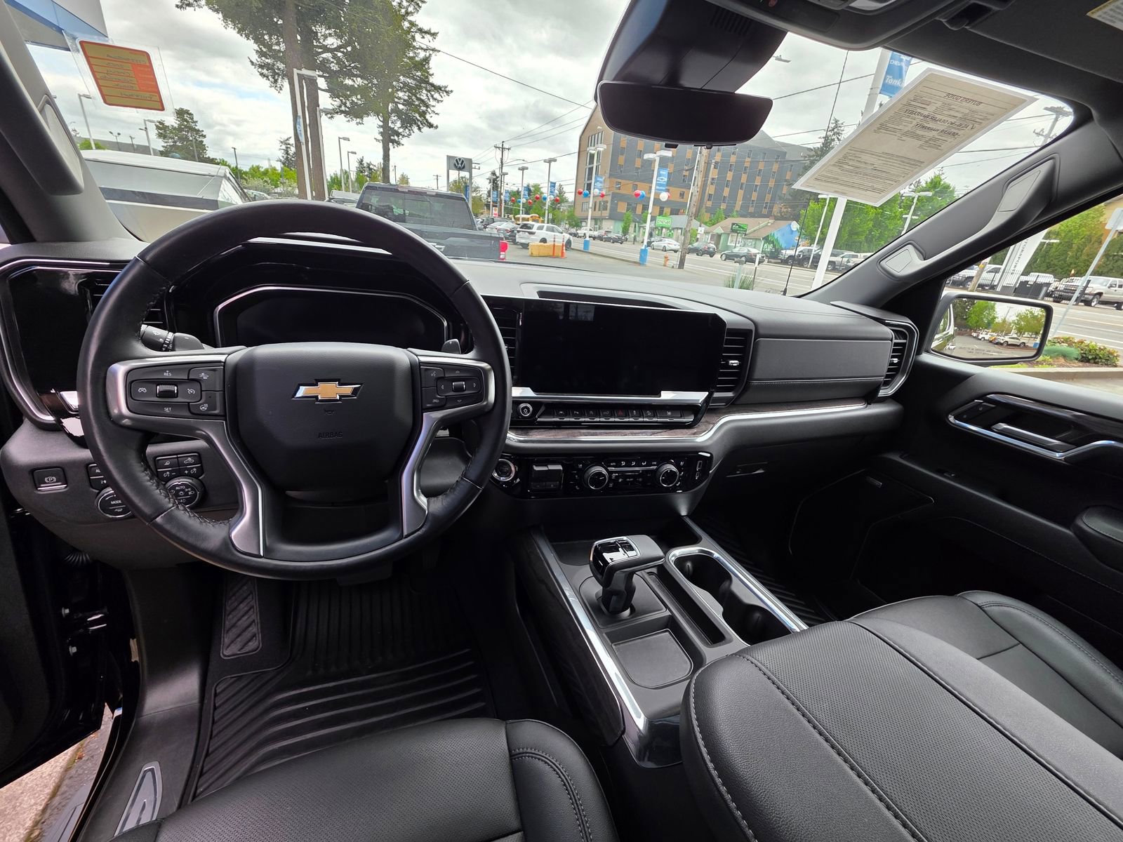 Used 2023 Chevrolet Silverado 1500 LTZ w/ Technology Package AWD/4WD image 12