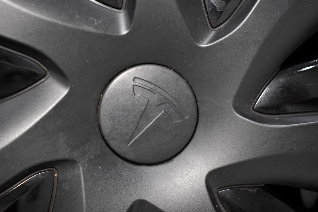 Used 2023 Tesla Model S Standard Range image 12