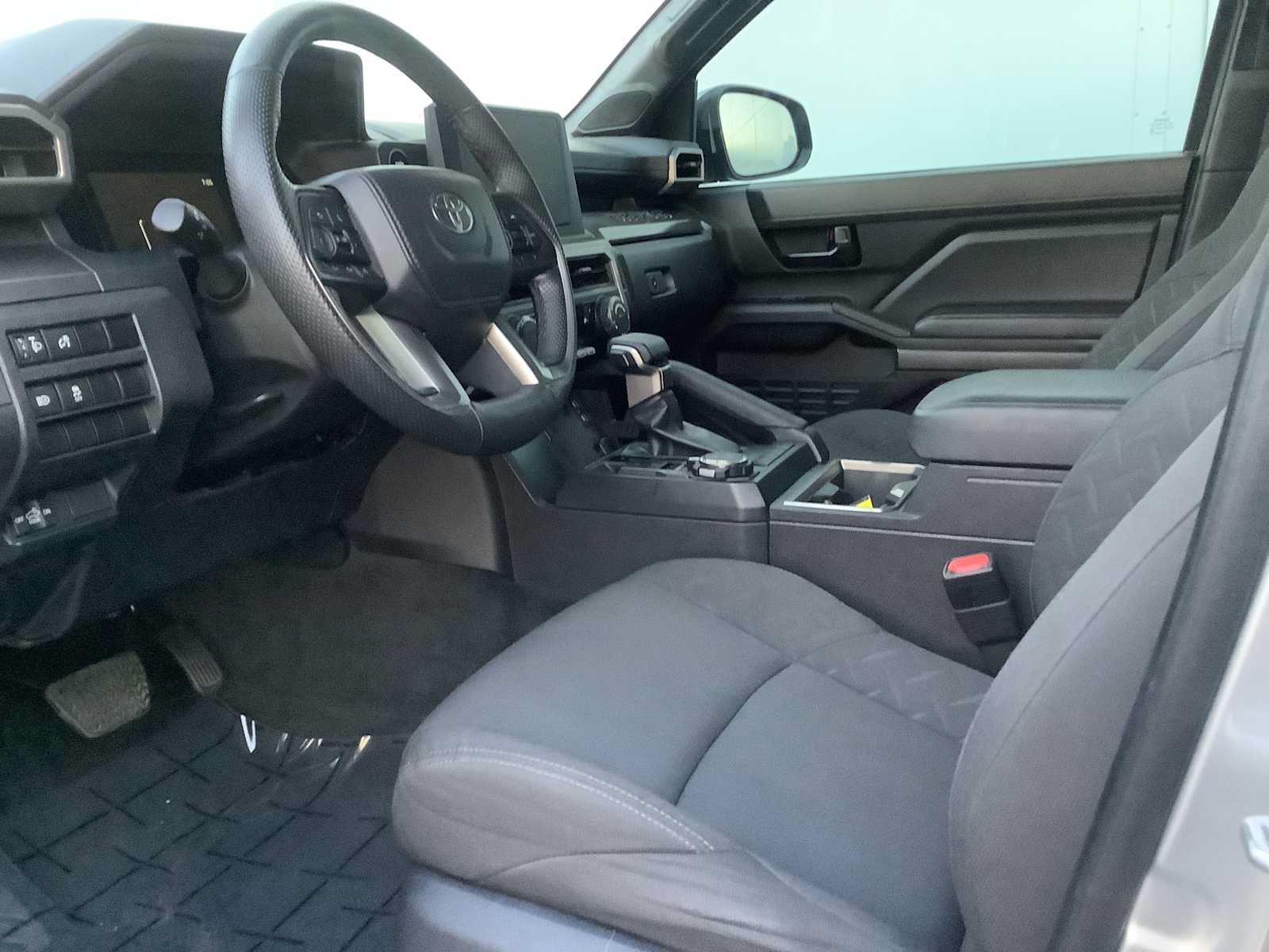 Used 2024 Toyota Tacoma SR5 AWD/4WD image 3