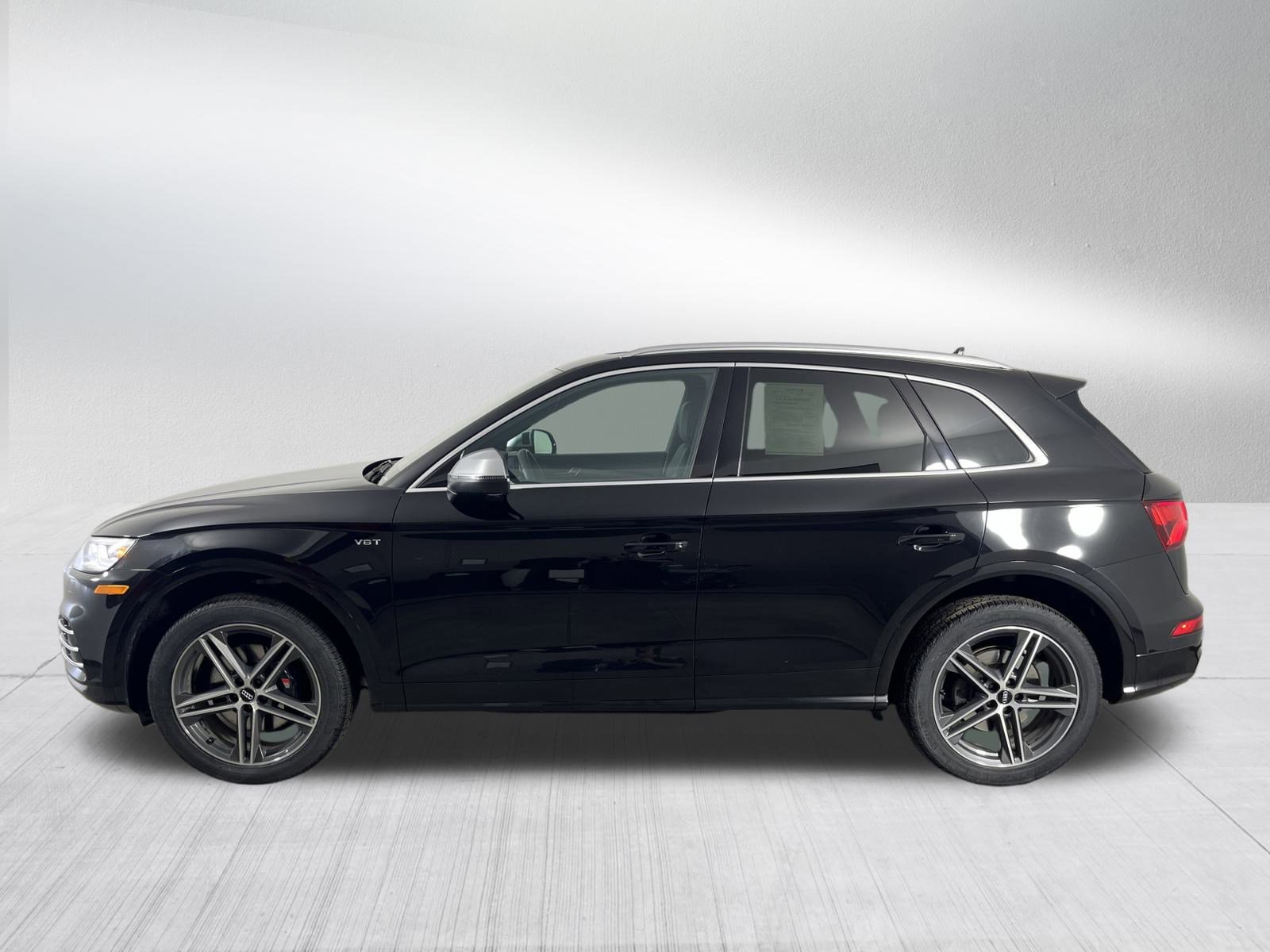 Used 2018 Audi SQ5 Premium Plus w/ Navigation Package image 4