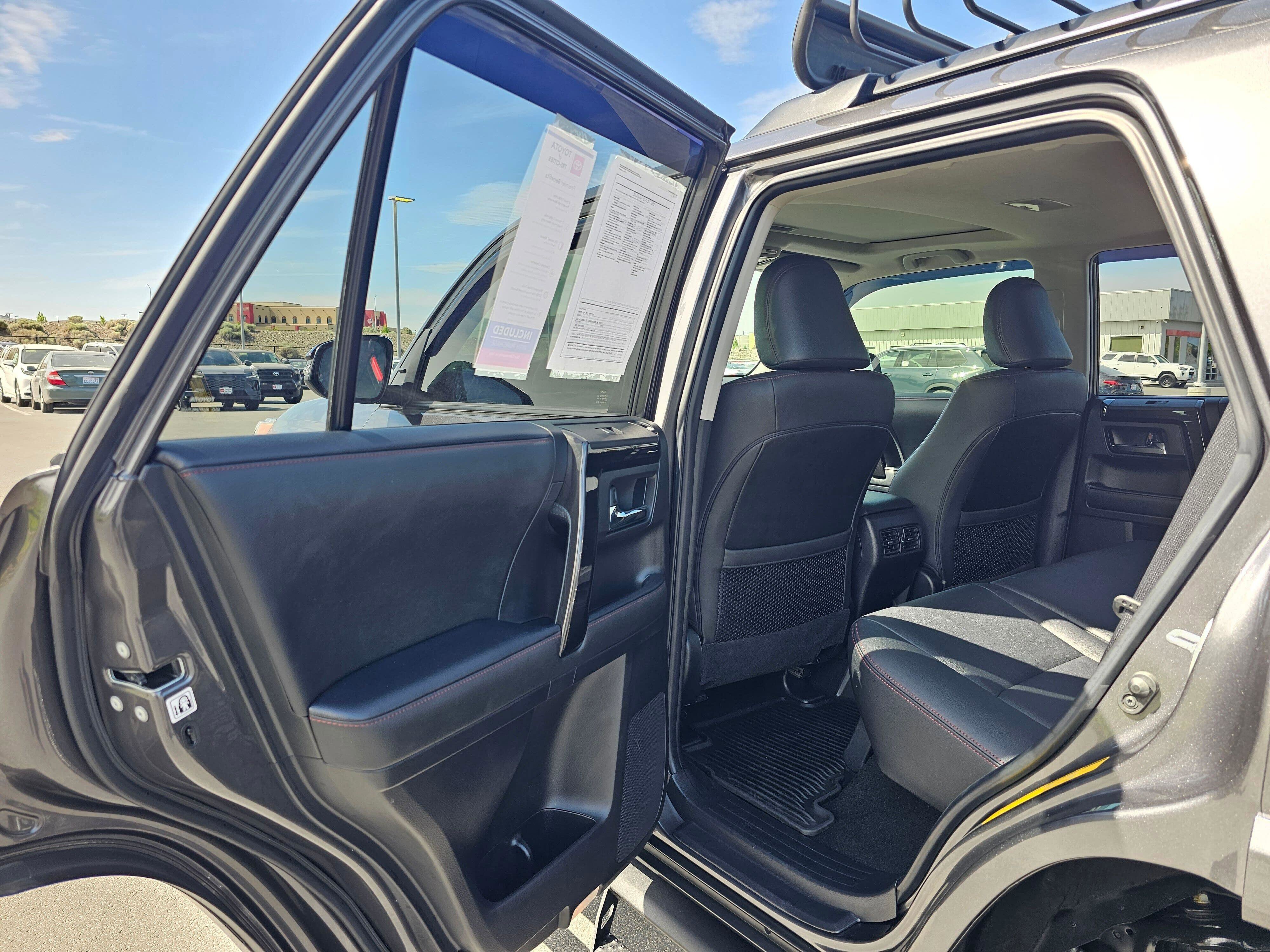 Used 2020 Toyota 4Runner Venture w/ Moonroof Package AWD/4WD image 16