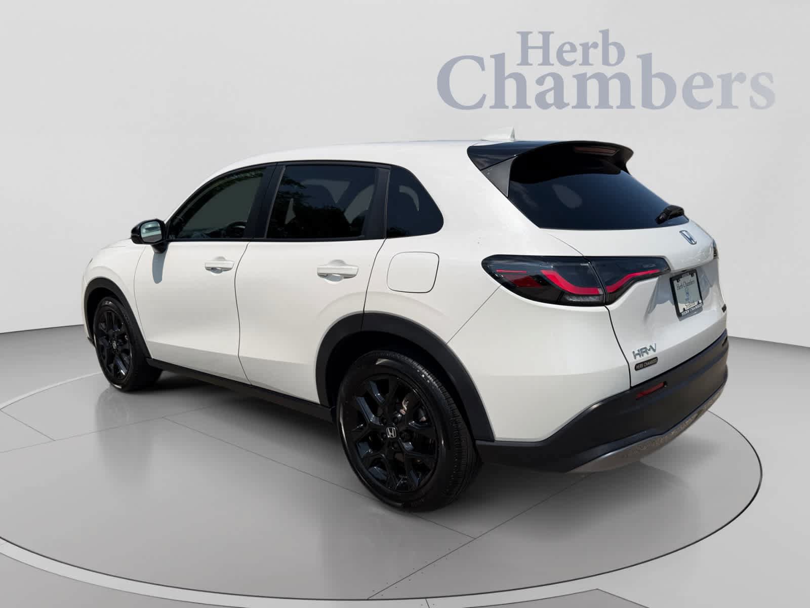 Used 2024 Honda HR-V Sport image 3