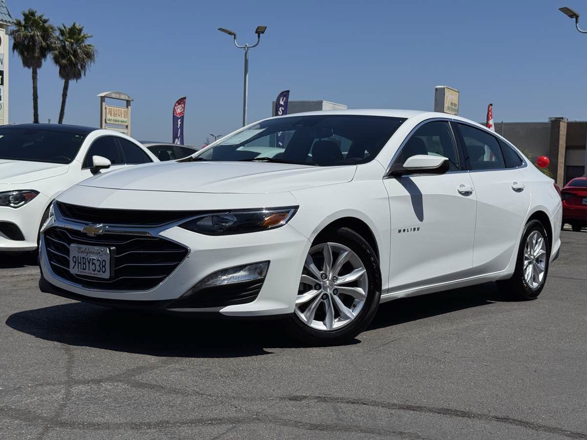 Used 2023 Chevrolet Malibu LT FWD image 2