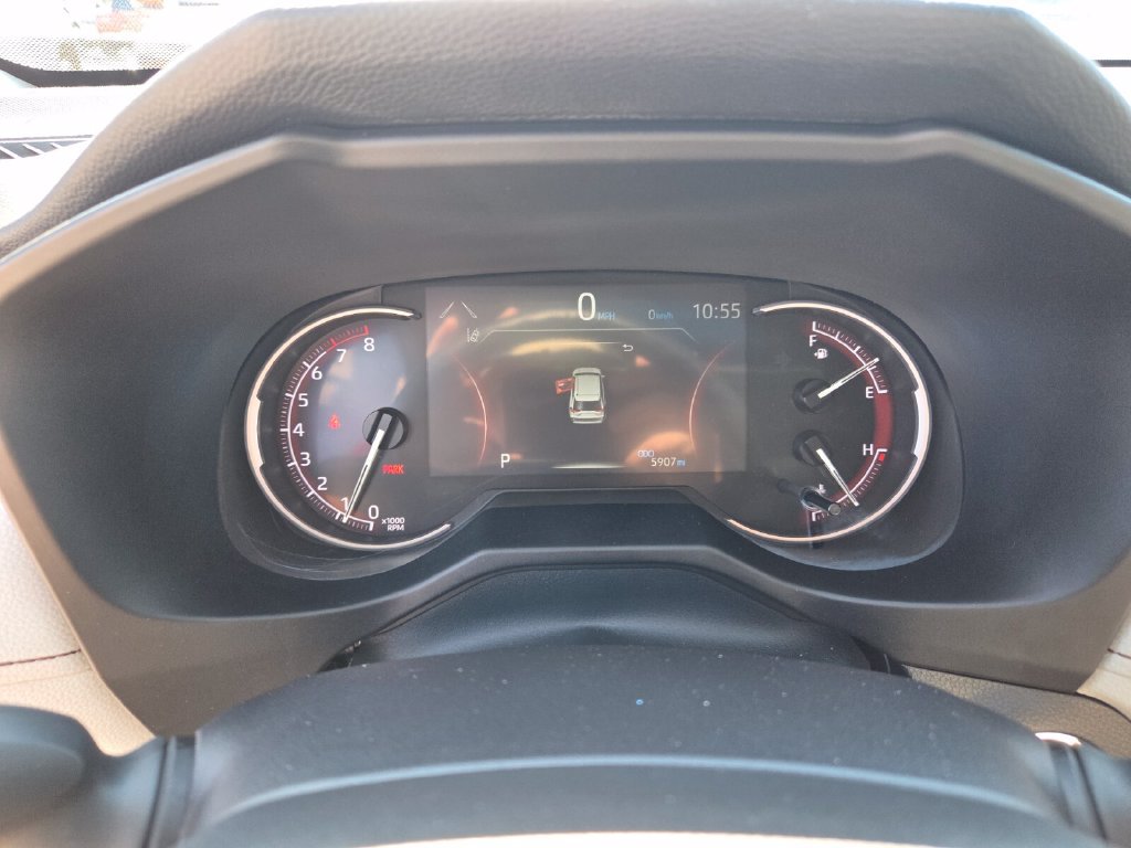 Used 2025 Toyota RAV4 XLE w/ Convenience Package FWD image 33