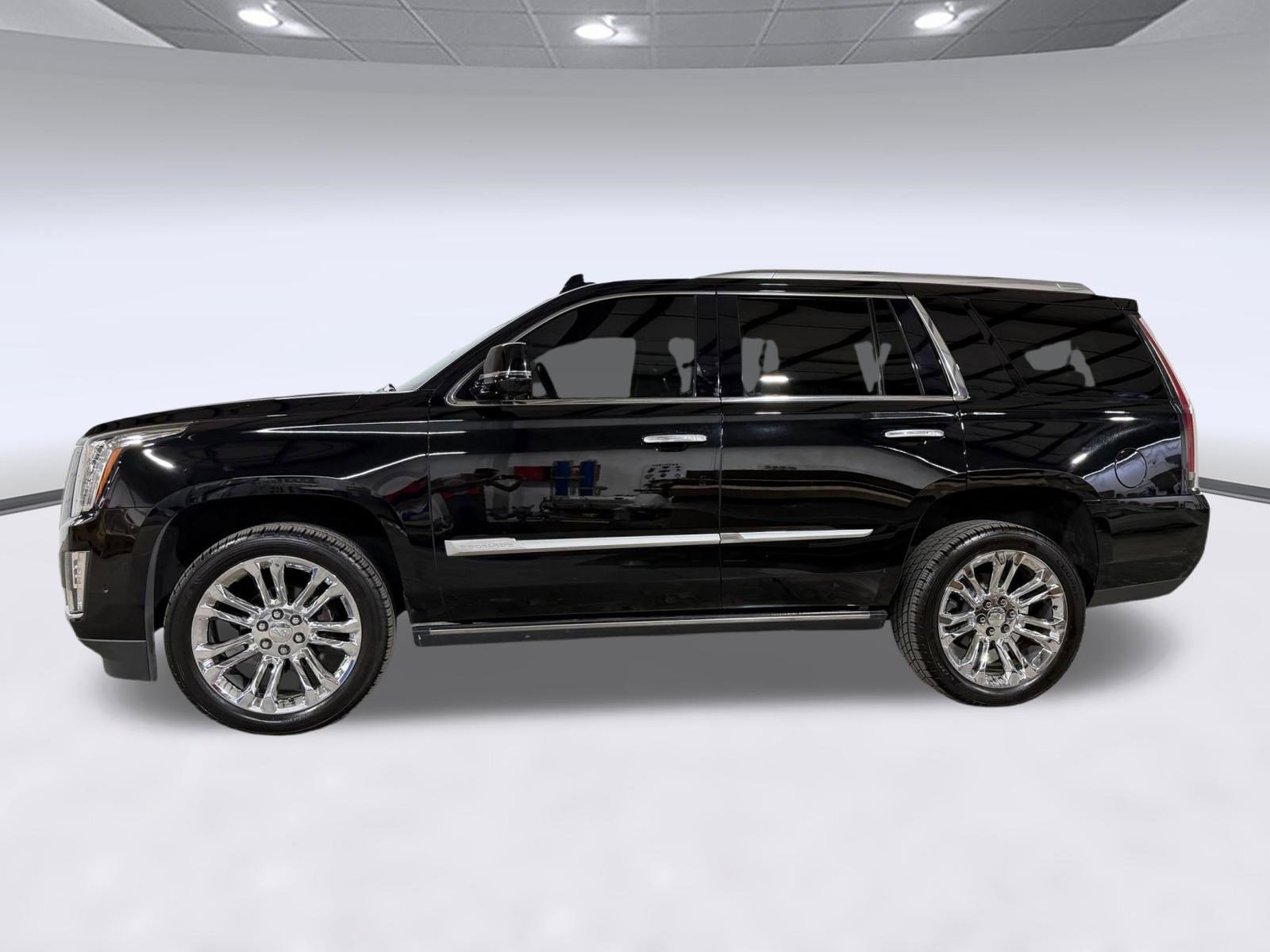 Used 2019 Cadillac Escalade Premium Luxury w/ LPO, Radiant Package AWD/4WD image 2