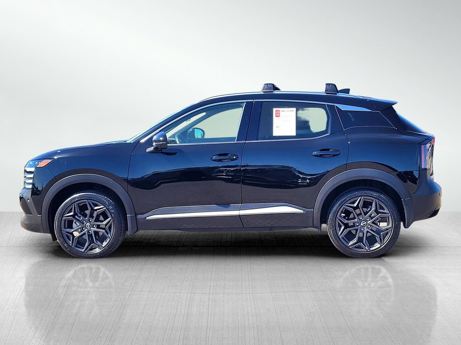 Used 2025 Nissan Kicks SR FWD image 10