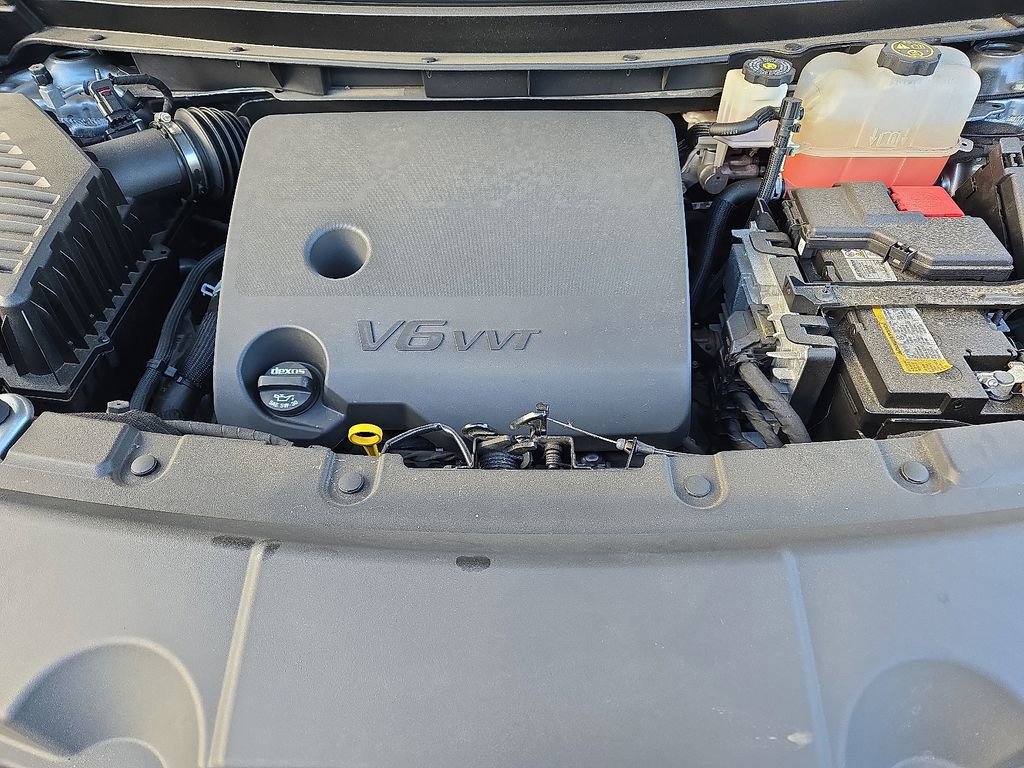 Used 2023 Chevrolet Traverse LT image 32