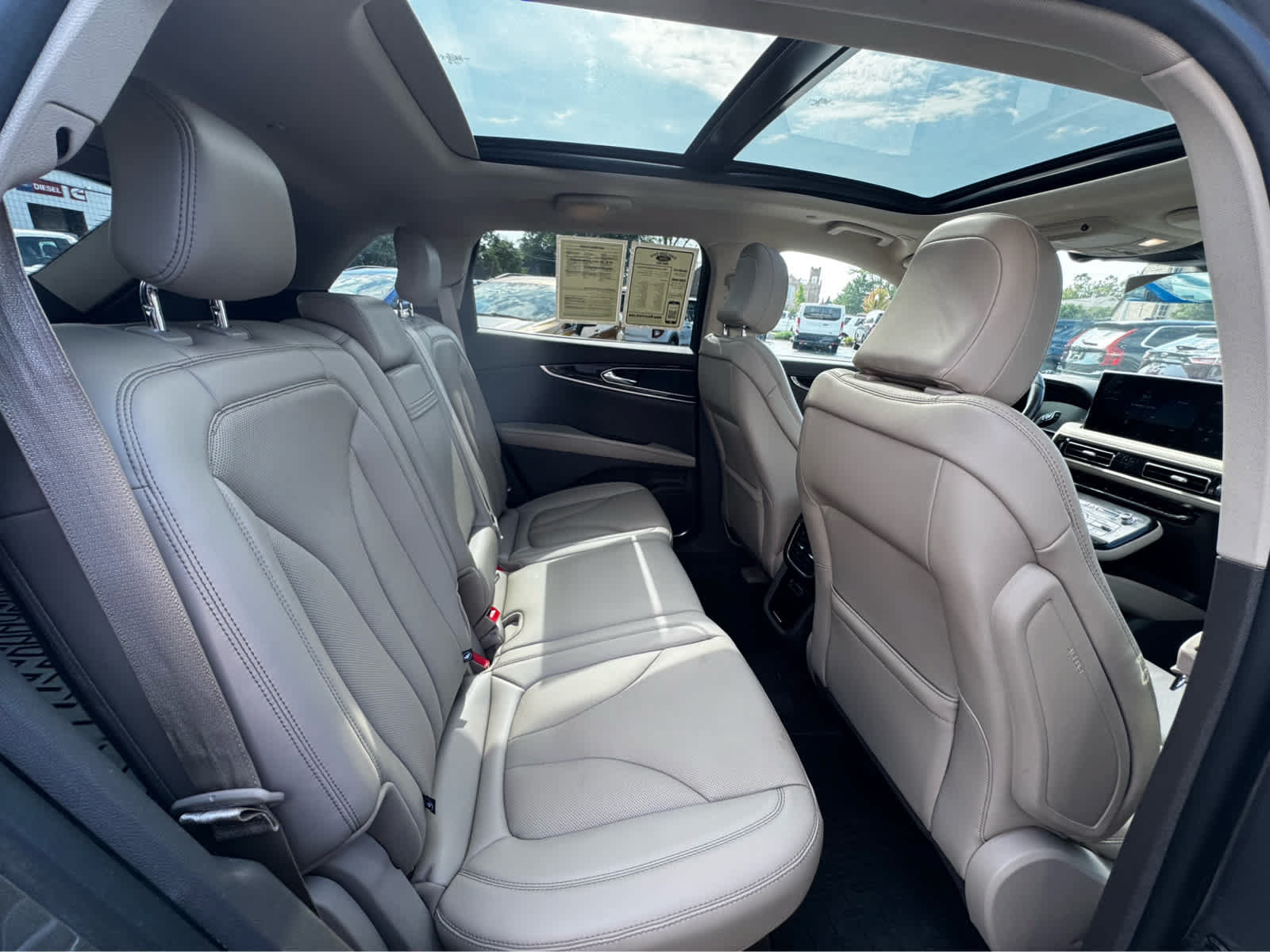 Used 2023 Lincoln Nautilus Reserve AWD/4WD image 32