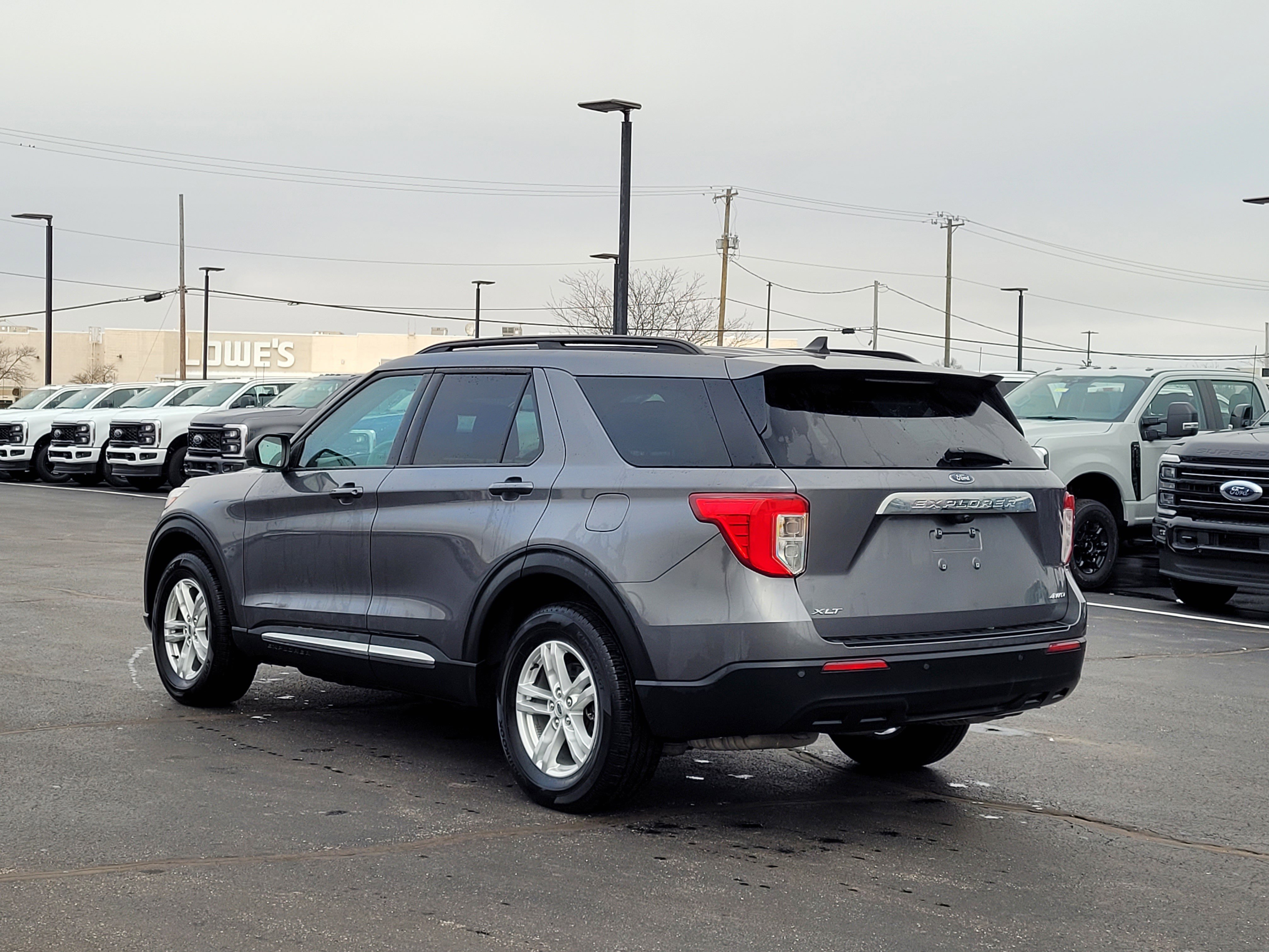 Used 2022 Ford Explorer XLT image 6