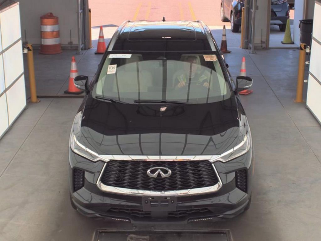 Used 2023 INFINITI QX60 Luxe w/ Cargo Package AWD/4WD image 2