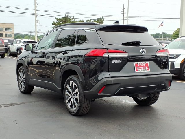 Certified 2025 Toyota Corolla Cross XLE FWD image 6