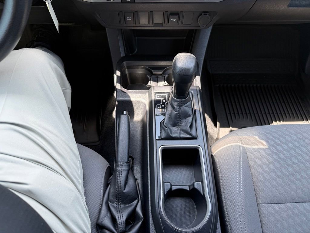 Certified 2021 Toyota Tacoma SR AWD/4WD image 21
