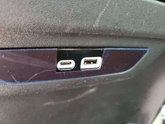 Used 2024 Chrysler Pacifica Touring-L image 16