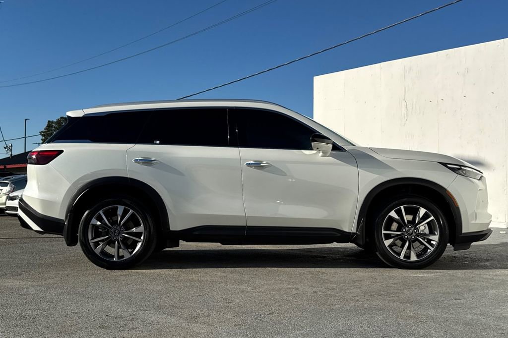 Certified 2023 INFINITI QX60 Luxe image 2