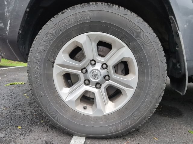 Used 2023 Toyota 4Runner SR5 AWD/4WD image 11