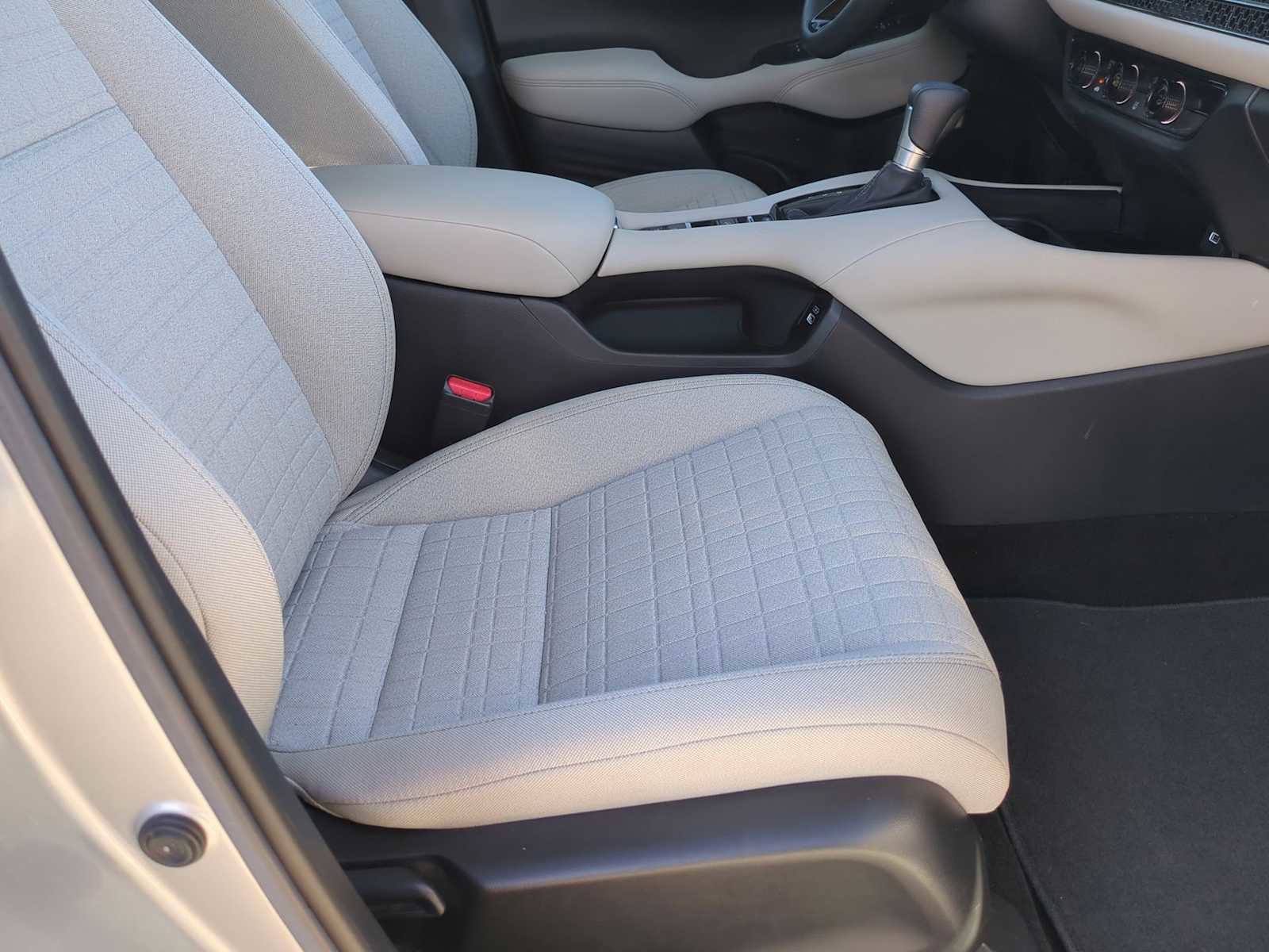 Used 2023 Honda HR-V LX image 27