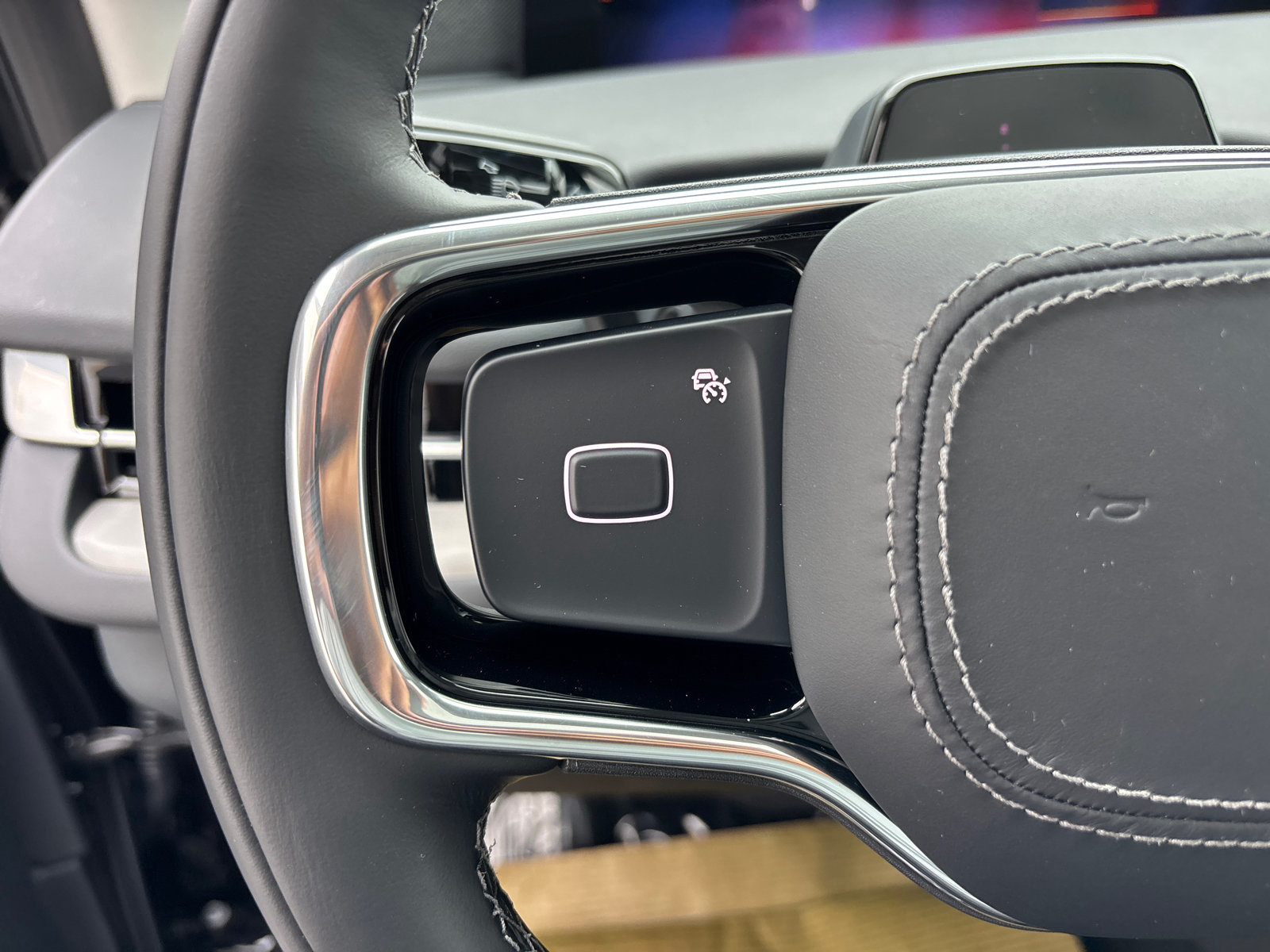 New 2026 Lincoln Navigator Reserve AWD/4WD image 16