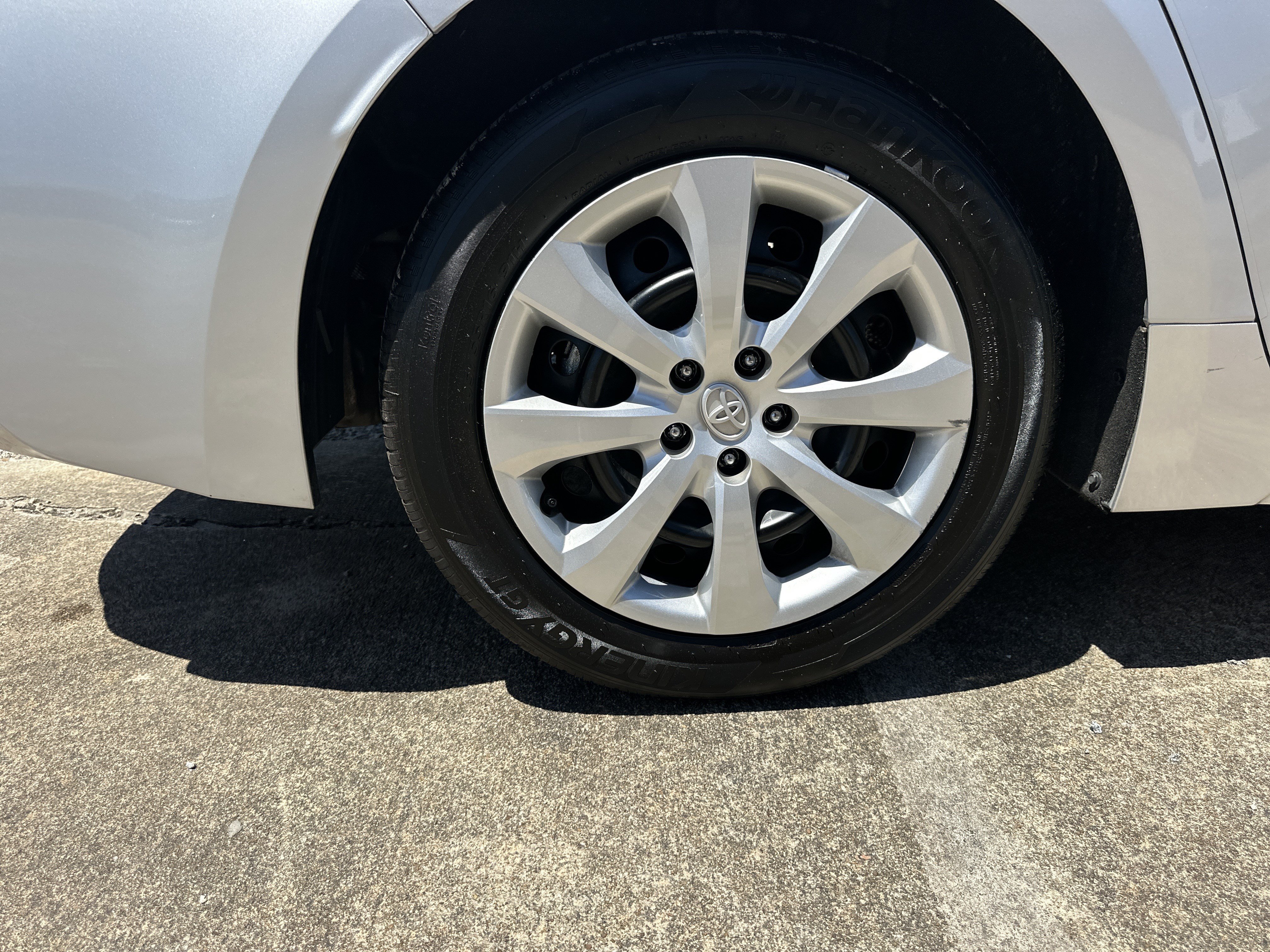 Used 2024 Toyota Corolla LE FWD image 18