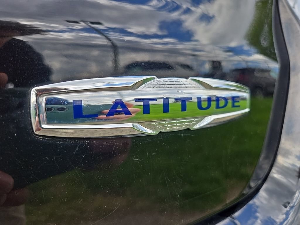 Used 2019 Jeep Compass Latitude w/ Popular Equipment Group AWD/4WD image 32