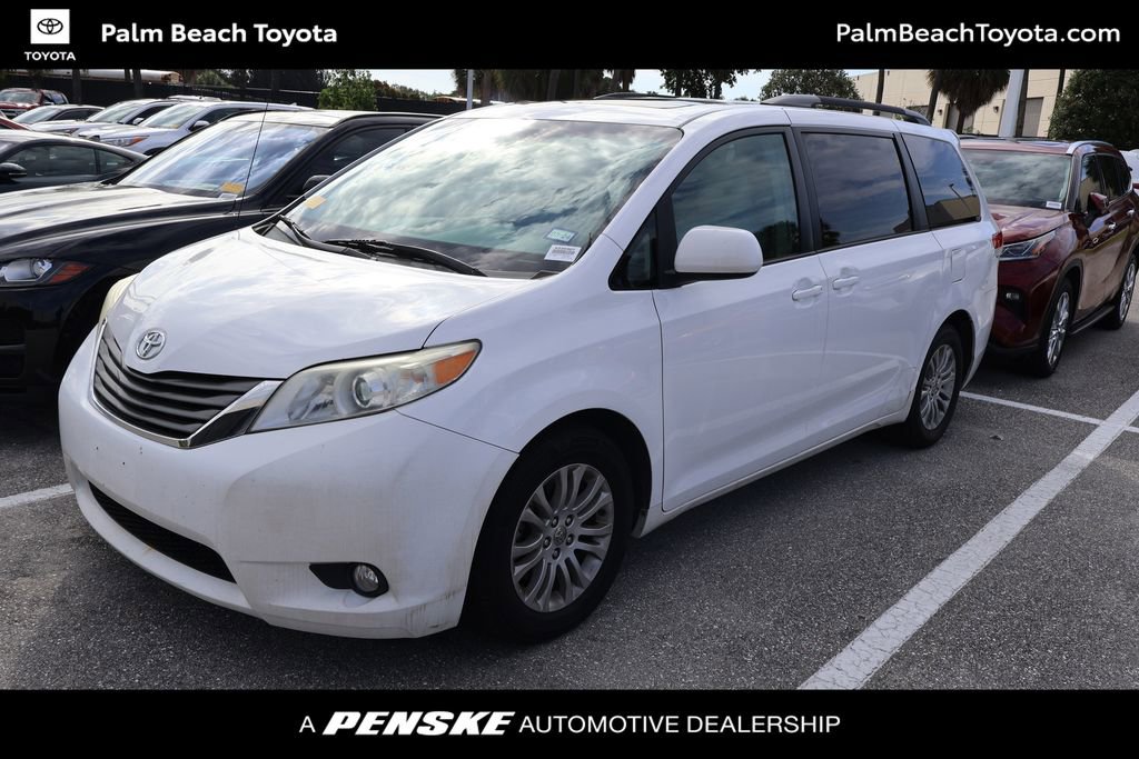 Used 2012 Toyota Sienna XLE FWD image 1