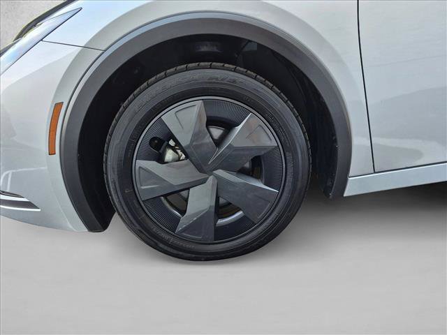 Certified 2025 Toyota Prius LE FWD image 20